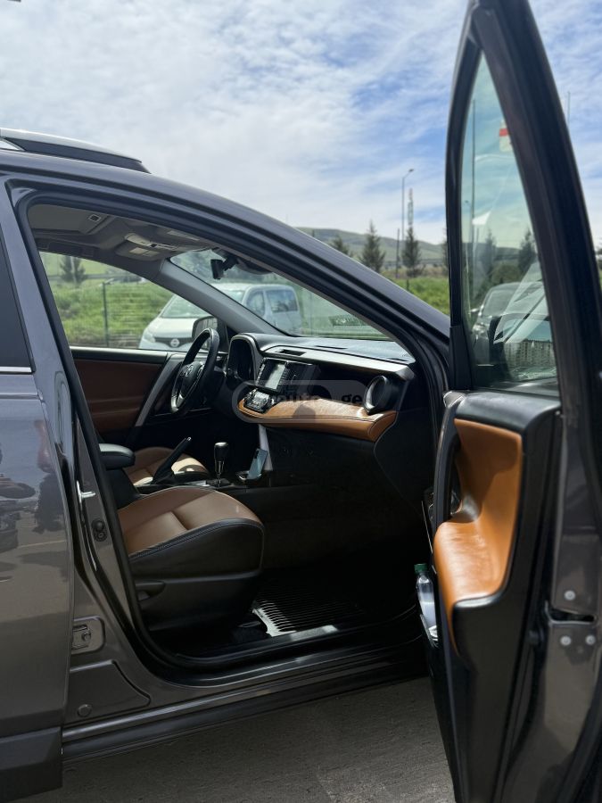 Toyota RAV 4 - фото 8