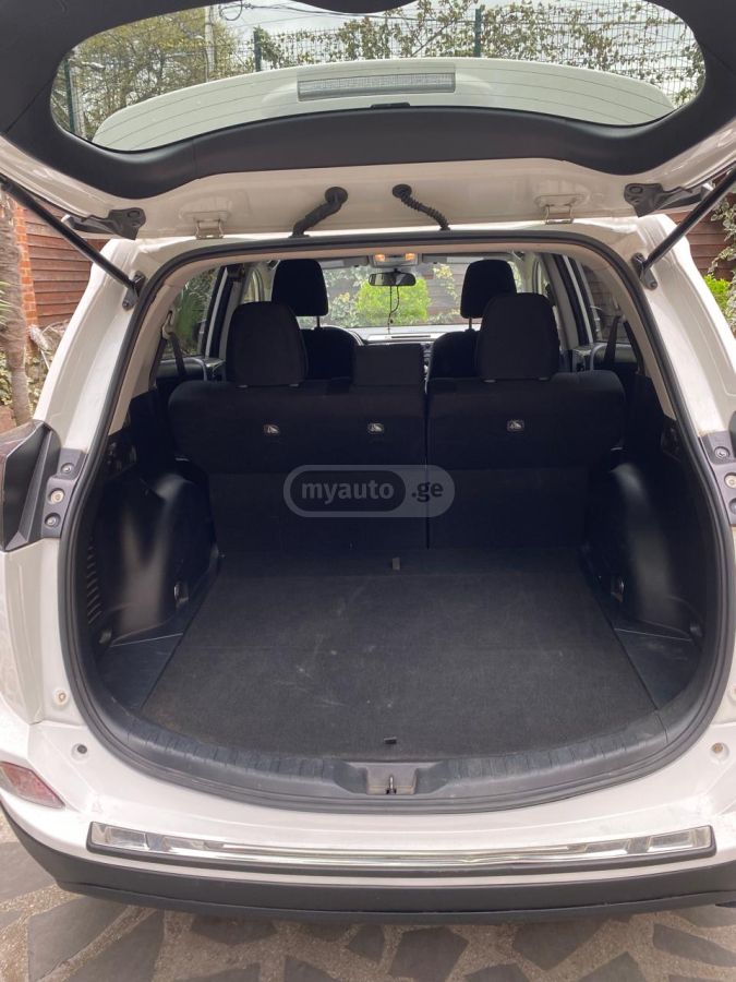 Toyota RAV 4 - фото 5