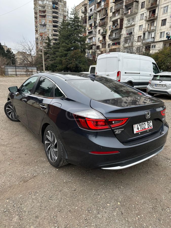 Honda Insight - фото 2