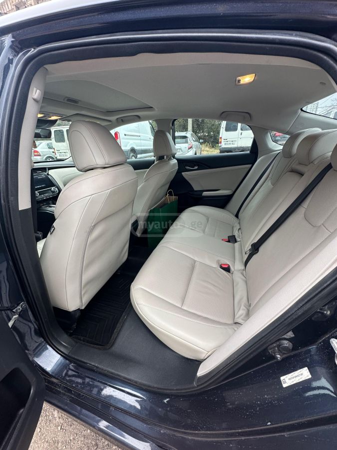 Honda Insight - фото 4