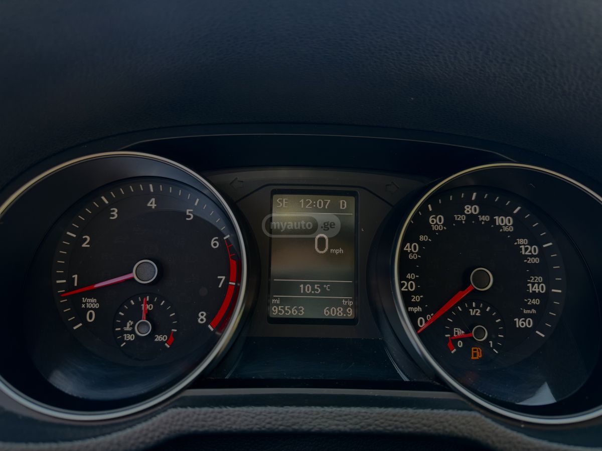 Volkswagen Passat - фото 13