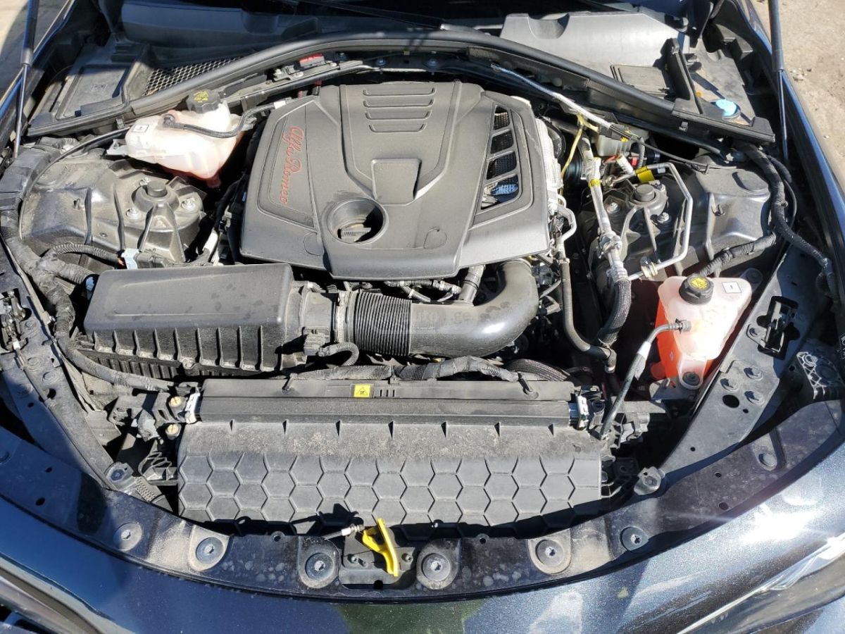 Alfa Romeo Giulia 2023 — миниатюра 11