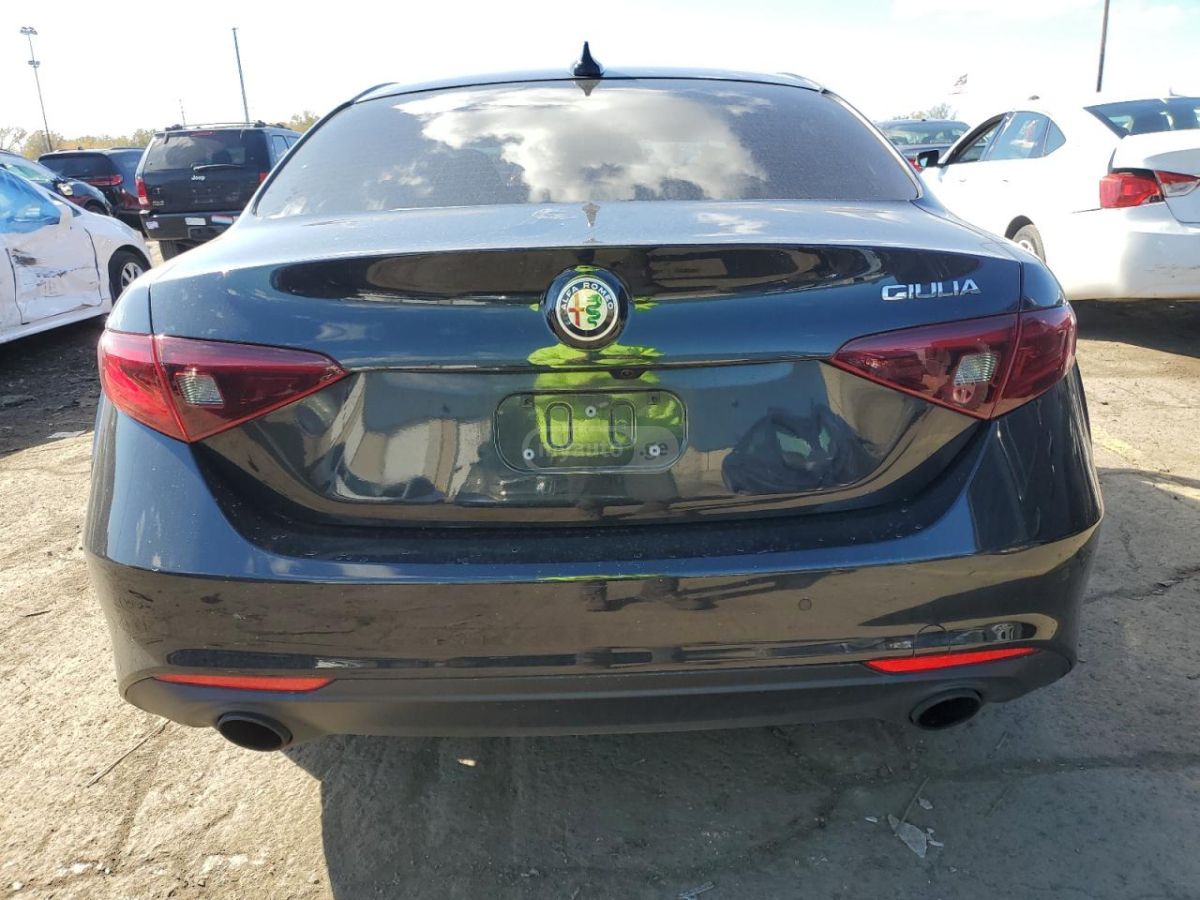 Alfa Romeo Giulia 2023 — миниатюра 6