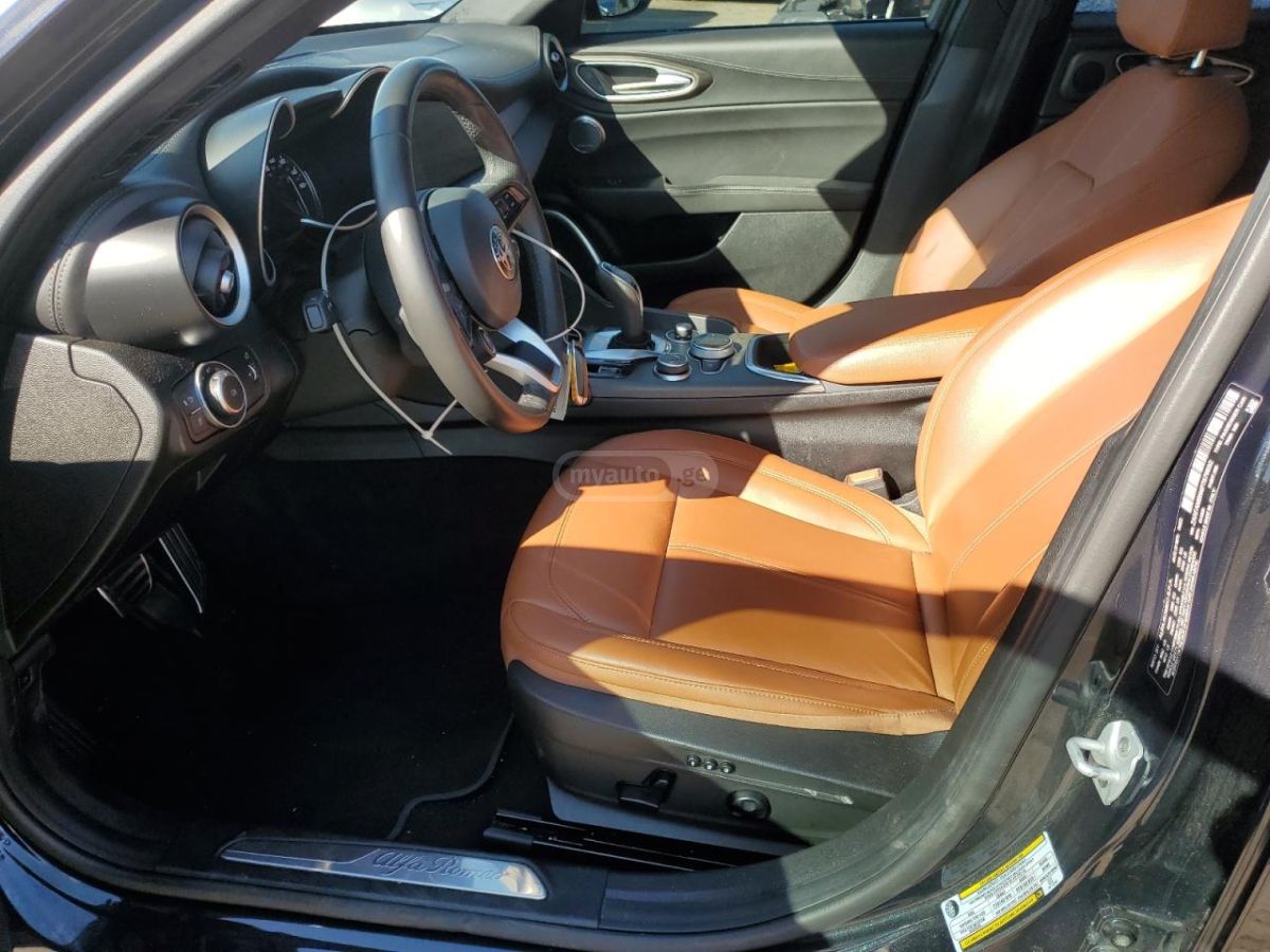 Alfa Romeo Giulia 2023 — миниатюра 7