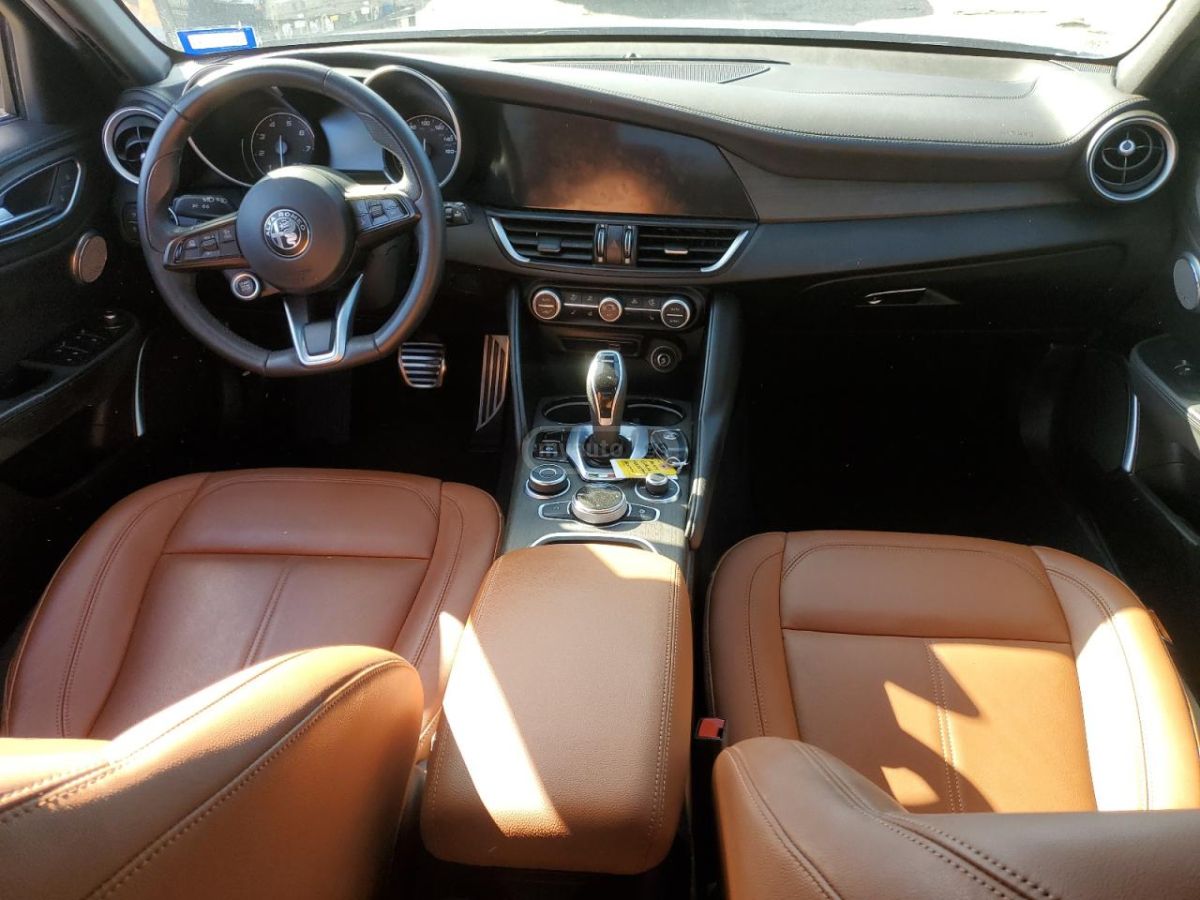 Alfa Romeo Giulia 2023 — миниатюра 8