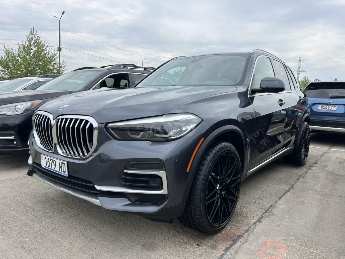 BMW X5 - фото 1