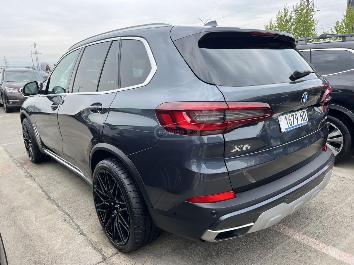 BMW X5 - фото 8