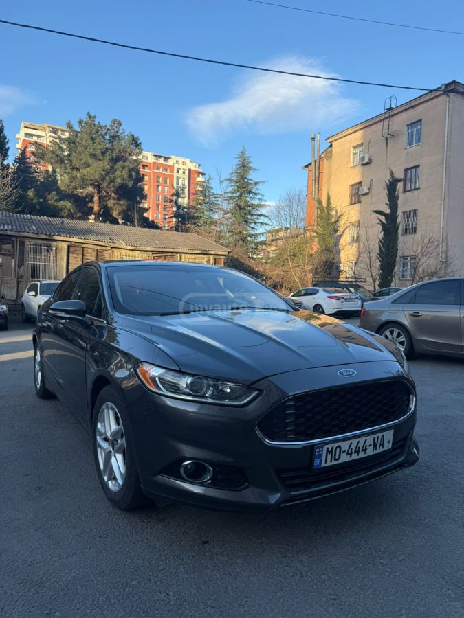 Ford Fusion - фото 1