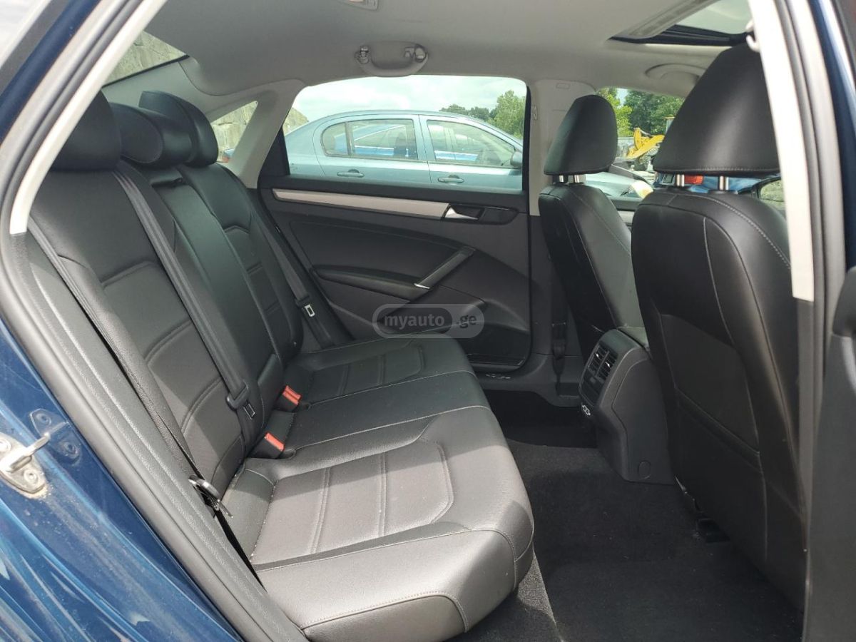 Volkswagen Passat 2022 — миниатюра 10