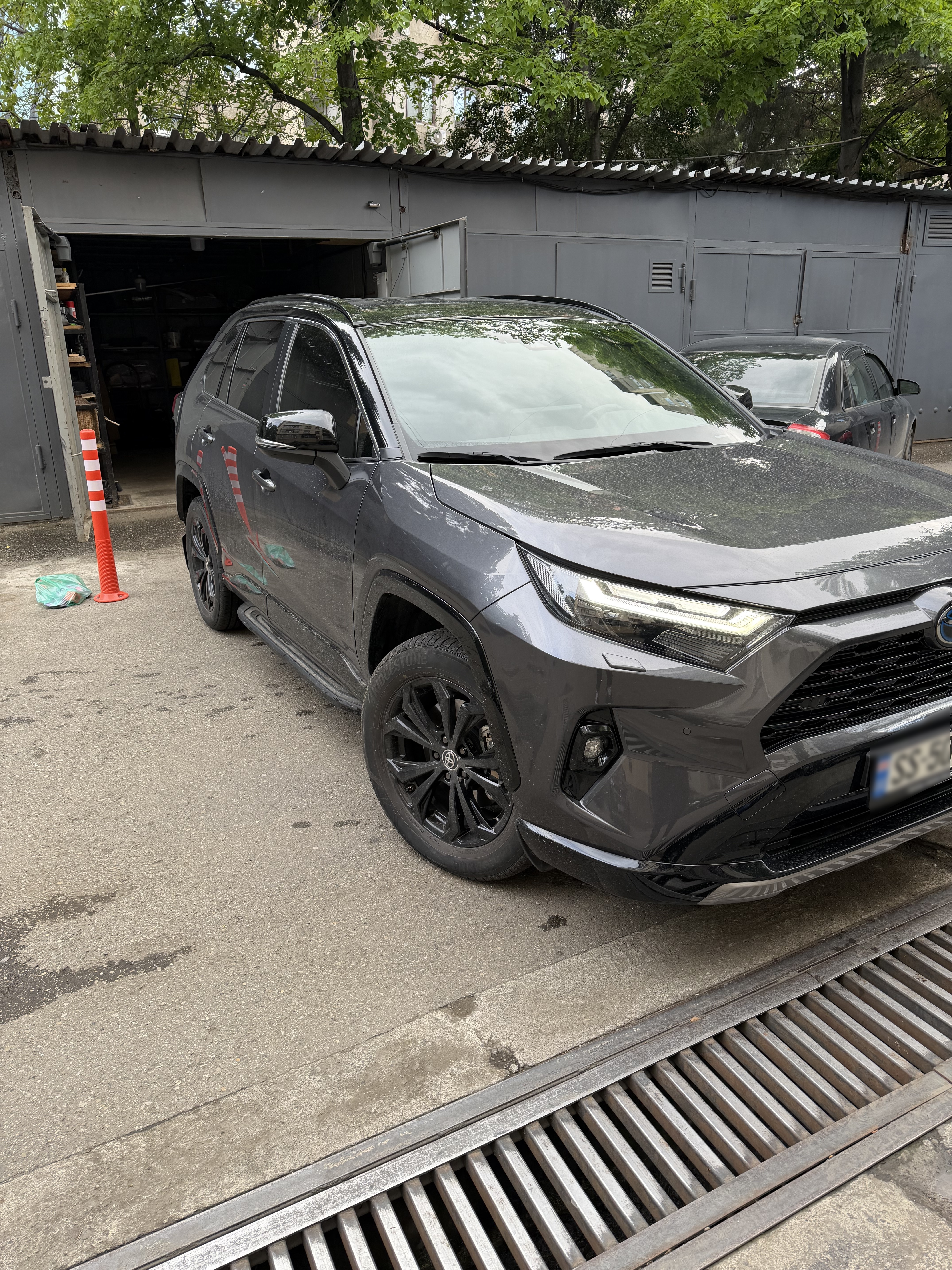 Toyota Rav 4 - фото 1