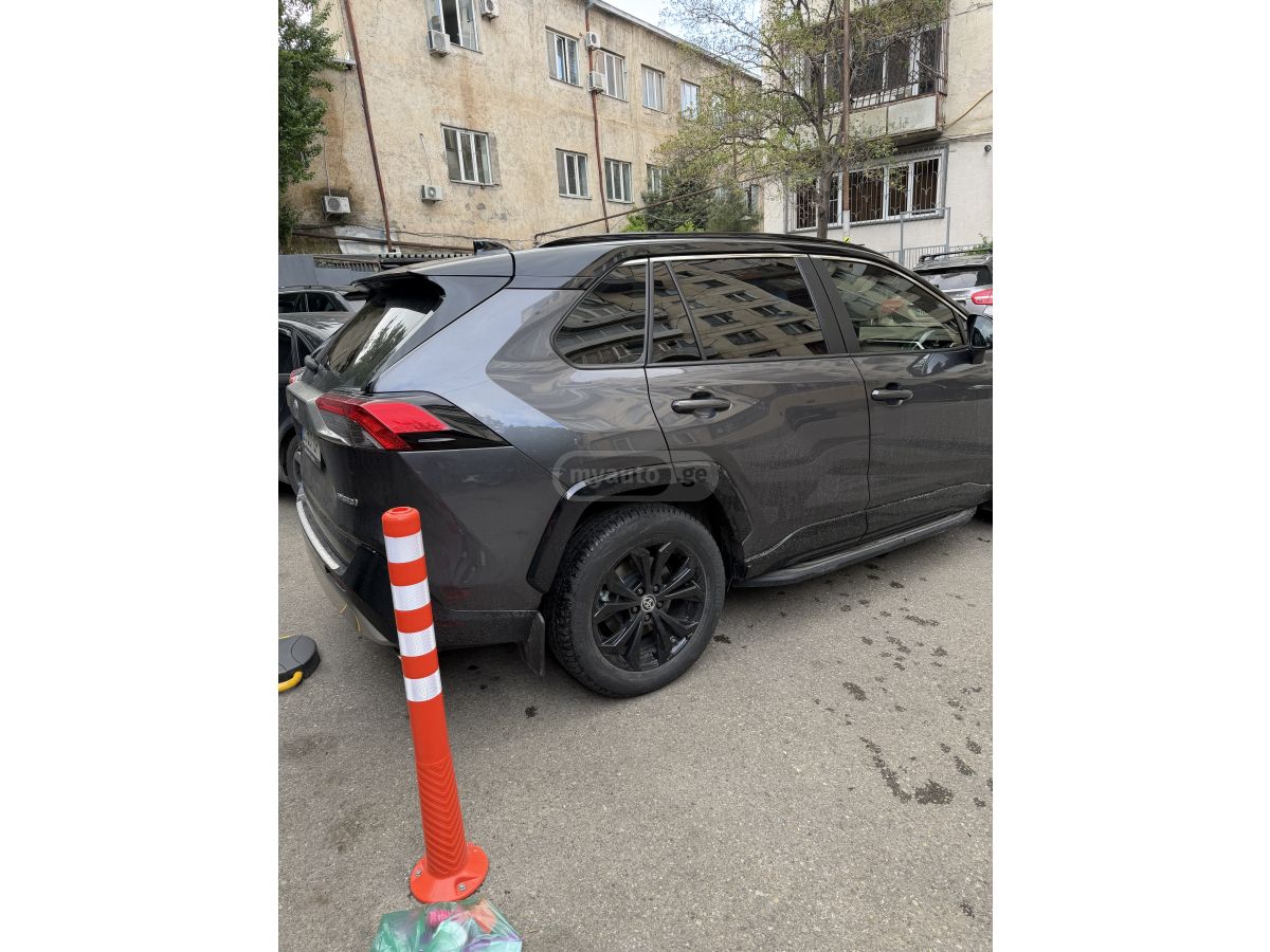 Toyota Rav 4 - фото 4