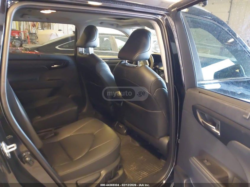 Toyota XLE — миниатюра 7