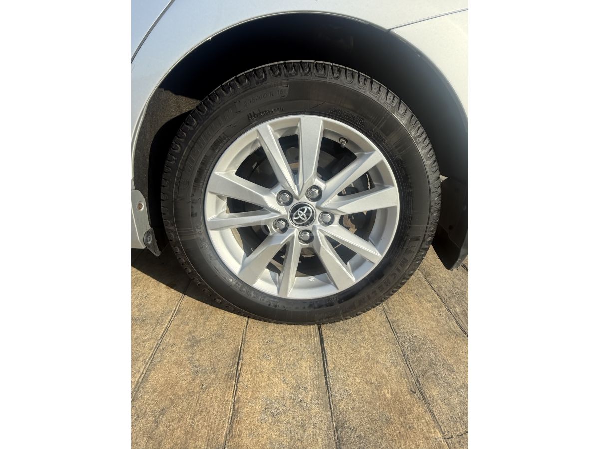 Toyota Prius V - фото 12