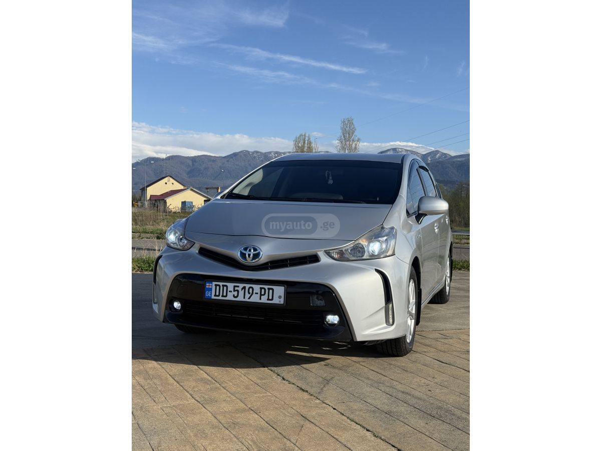 Toyota Prius V - фото 7