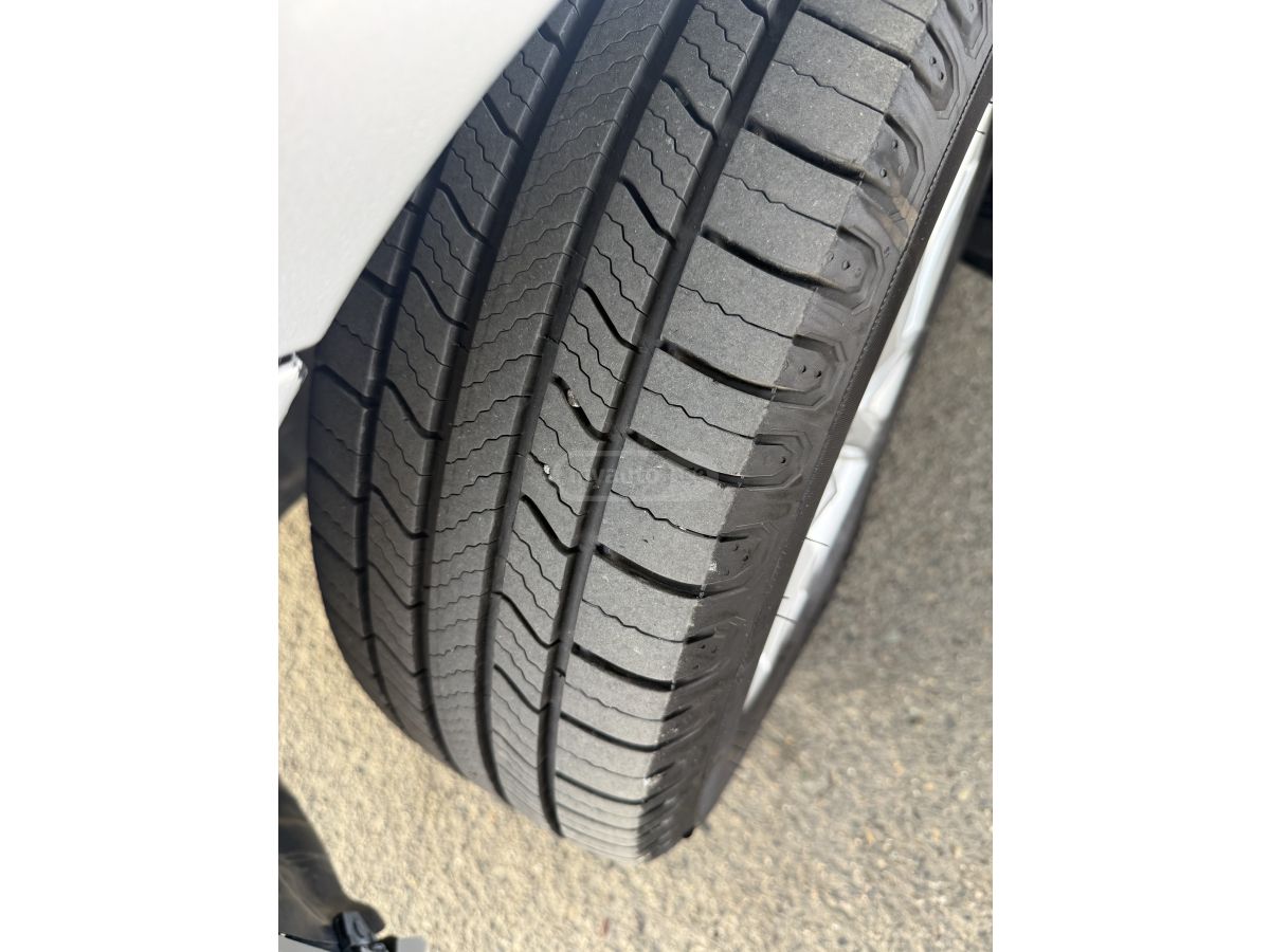 Toyota Prius V - фото 9