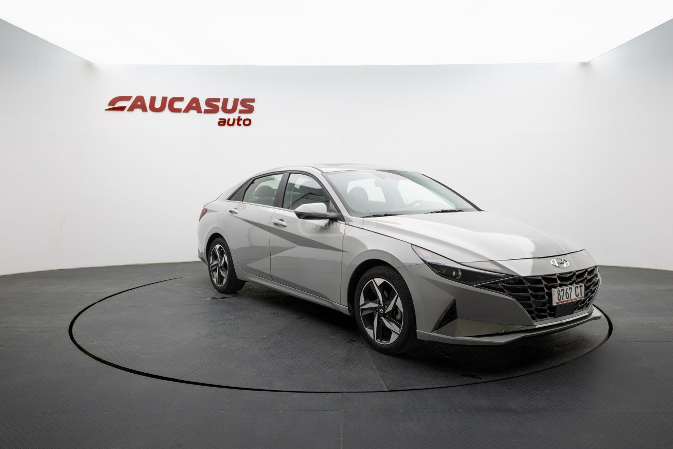 Hyundai Elantra - фото 3