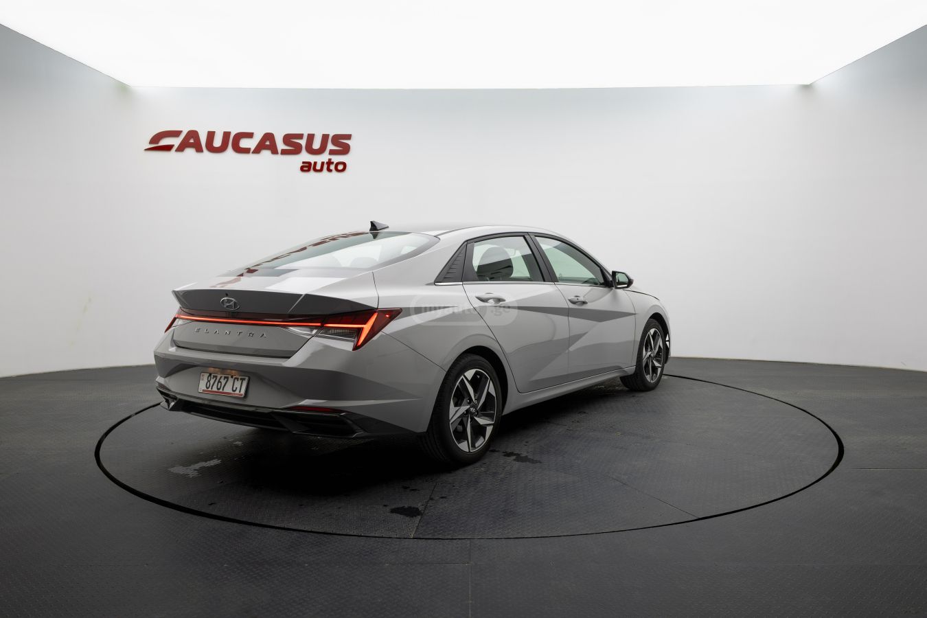 Hyundai Elantra - фото 4