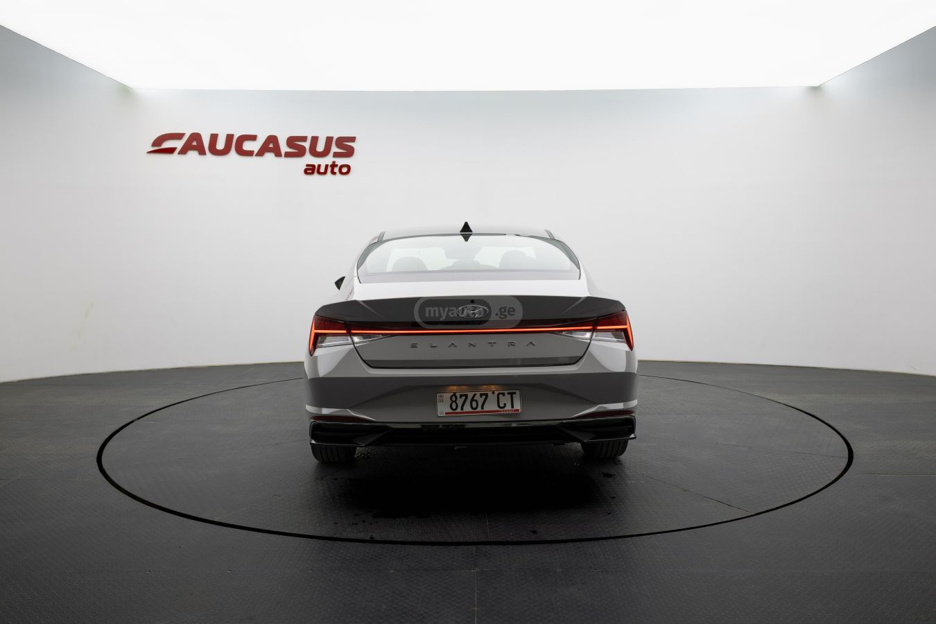 Hyundai Elantra - фото 5