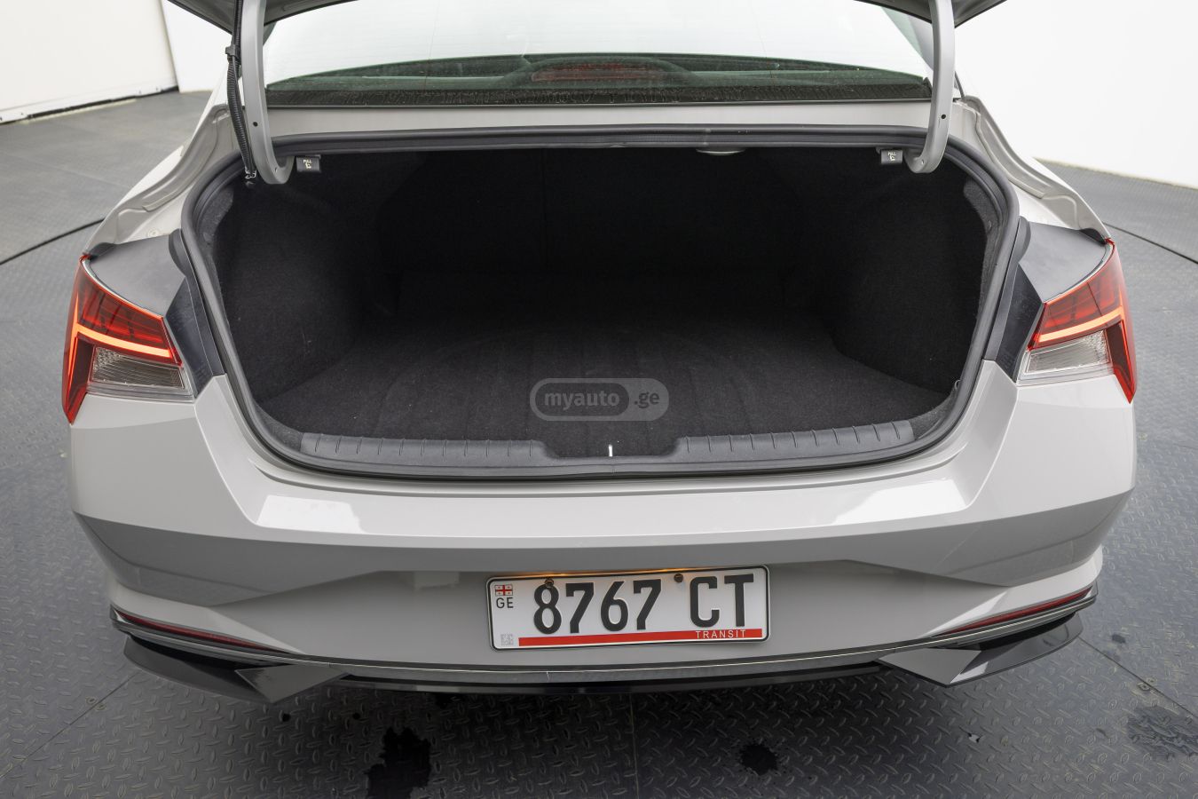 Hyundai Elantra - фото 7