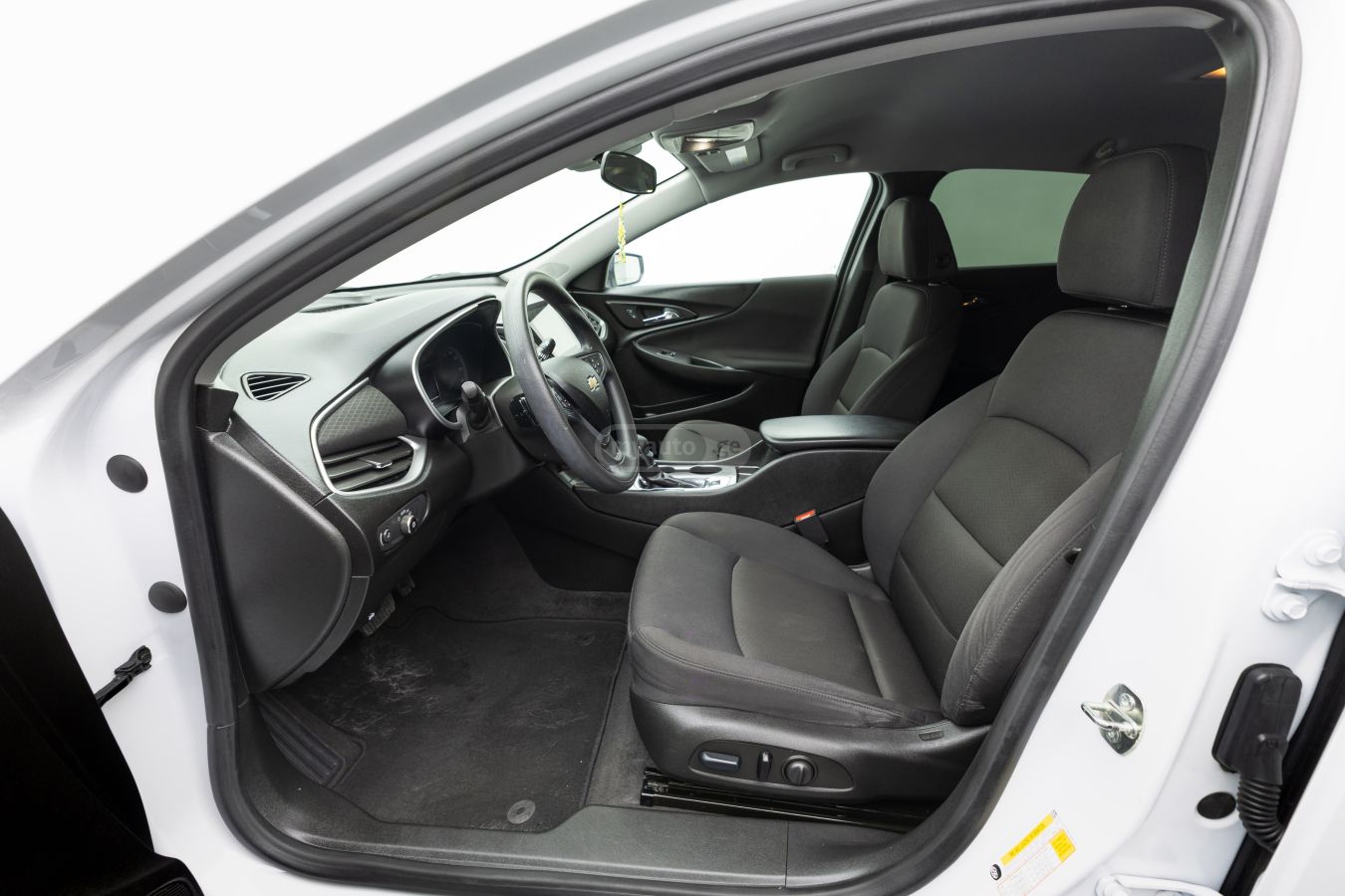 Chevrolet Malibu - фото 10