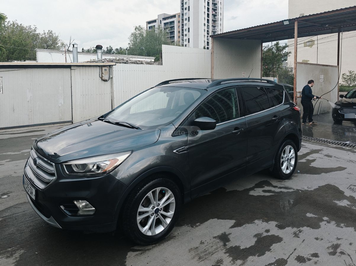Ford Escape - фото 1