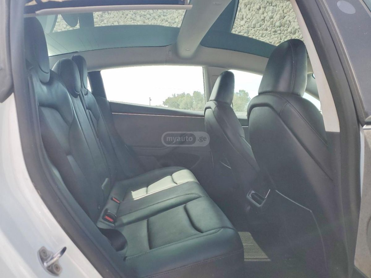 Tesla Model 3 - фото 2