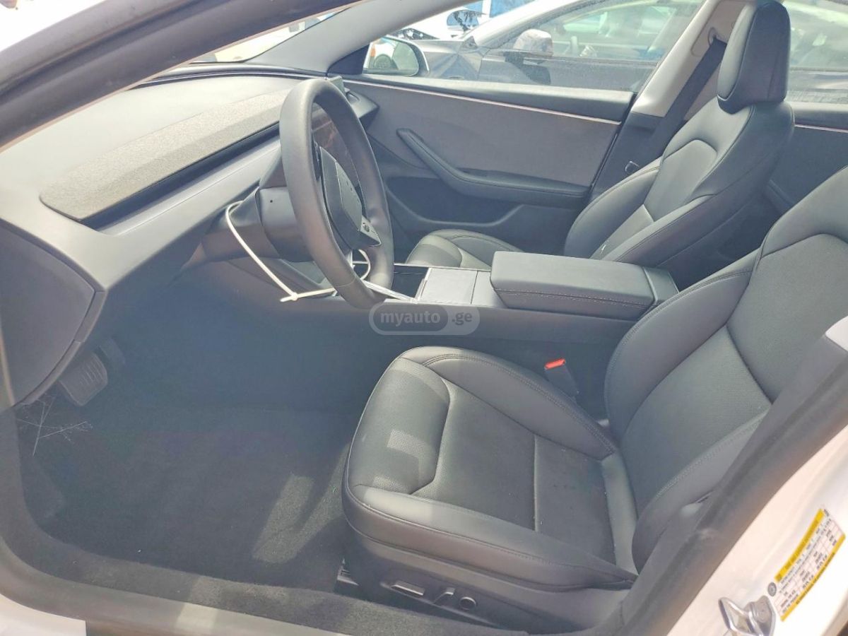 Tesla Model 3 - фото 3