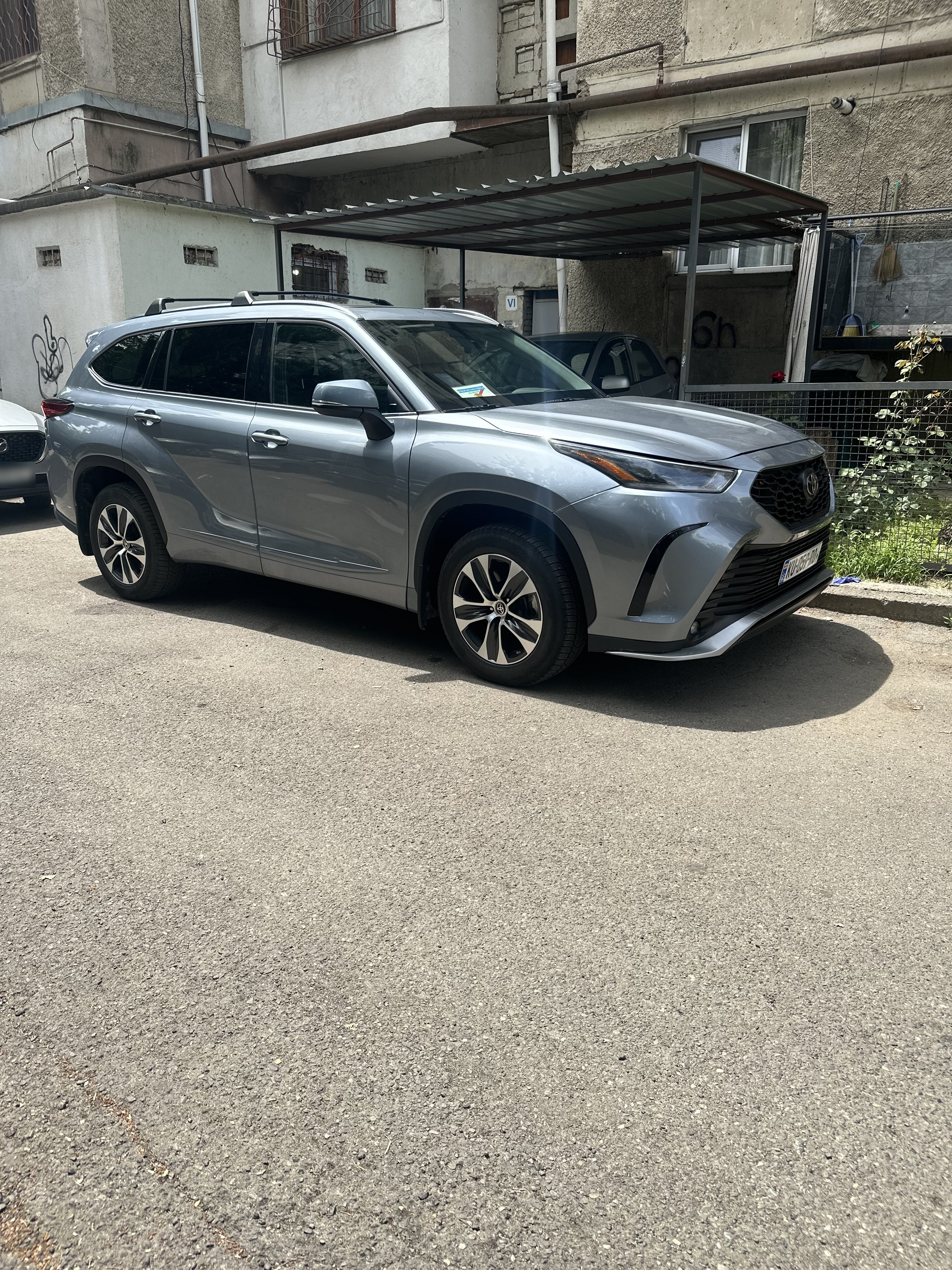 Toyota Highlander - фото 1