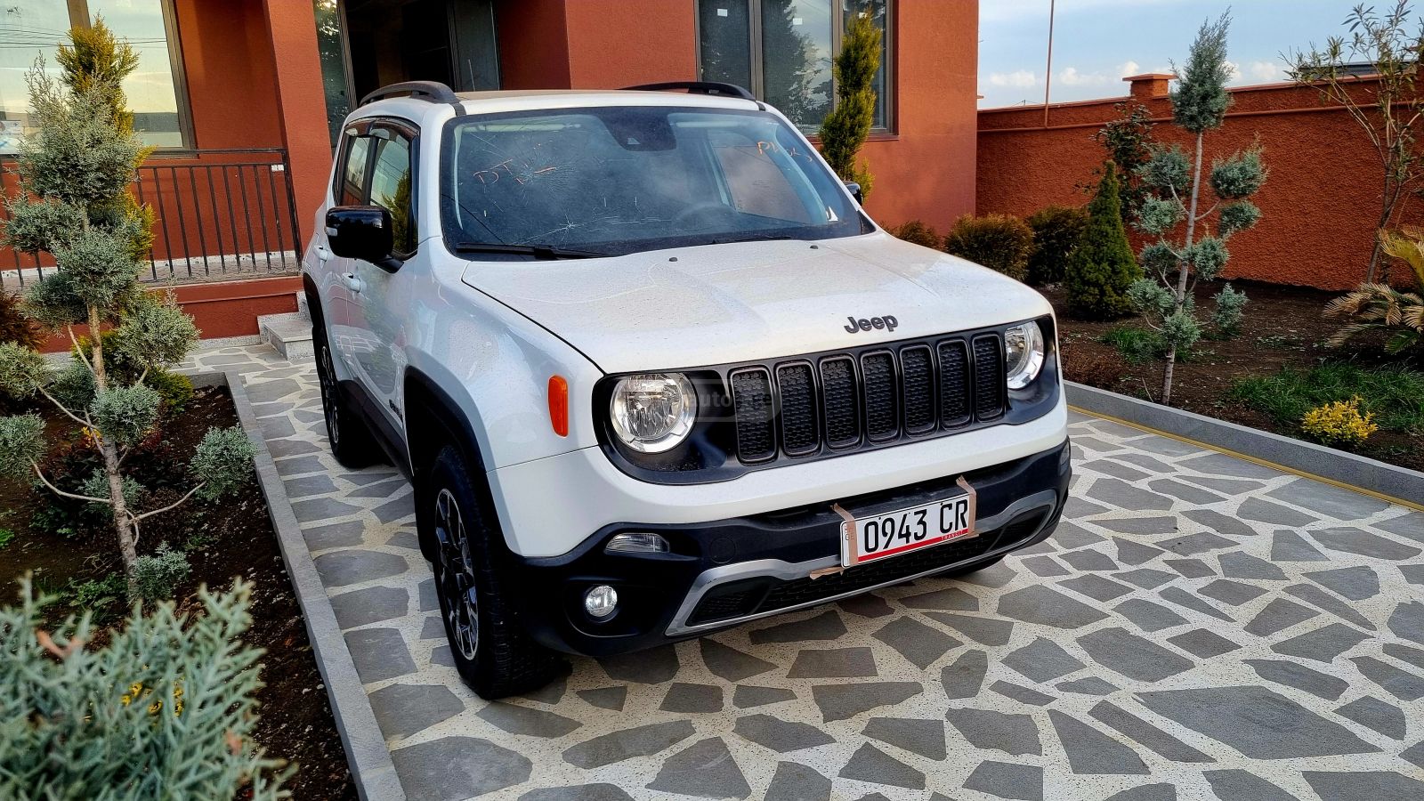 Jeep Renegade - фото 10
