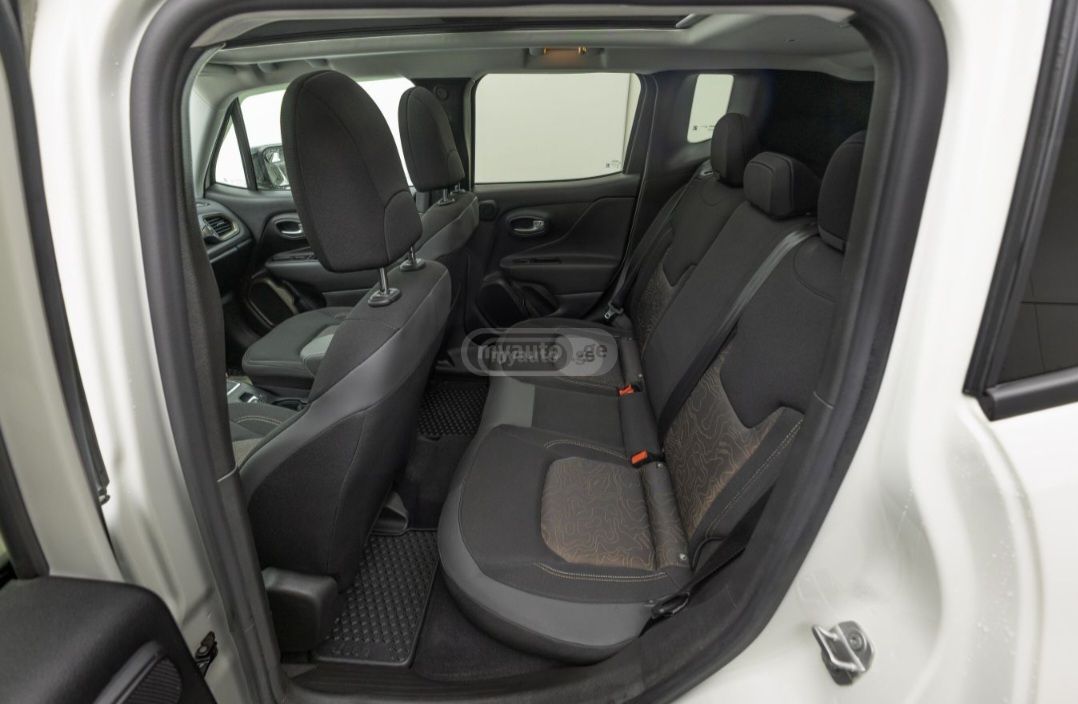 Jeep Renegade - фото 5