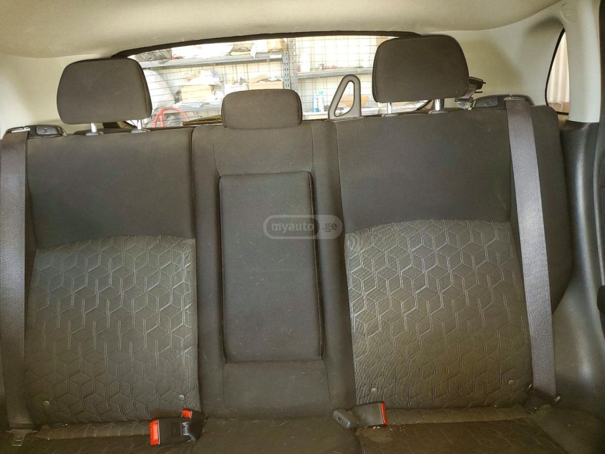 Mitsubishi Outlander - фото 10