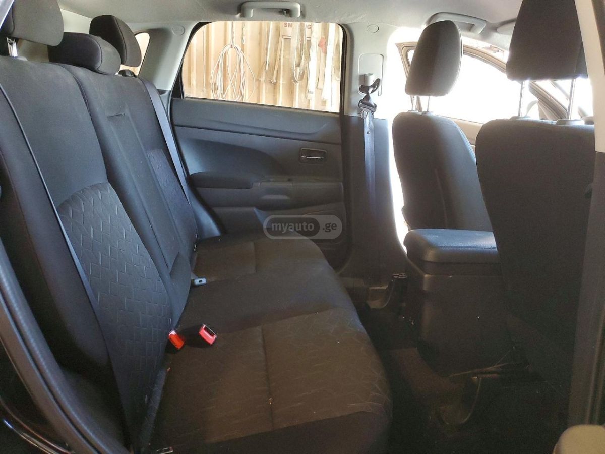 Mitsubishi Outlander - фото 11