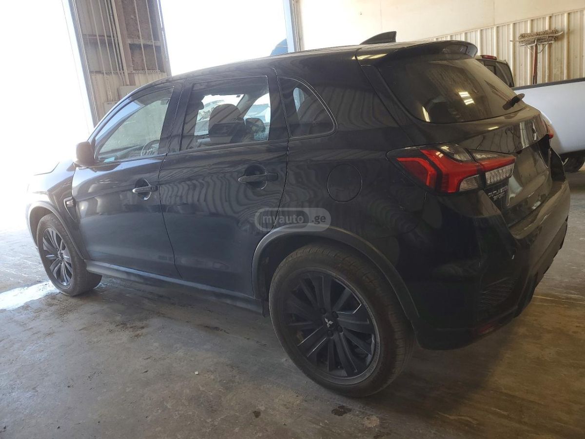 Mitsubishi Outlander - фото 2