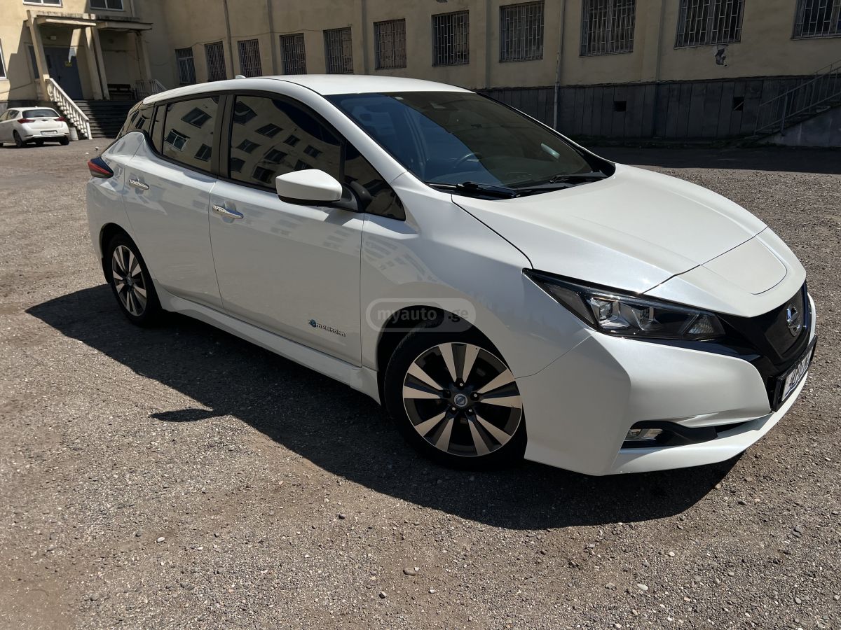 Nissan Leaf - фото 8