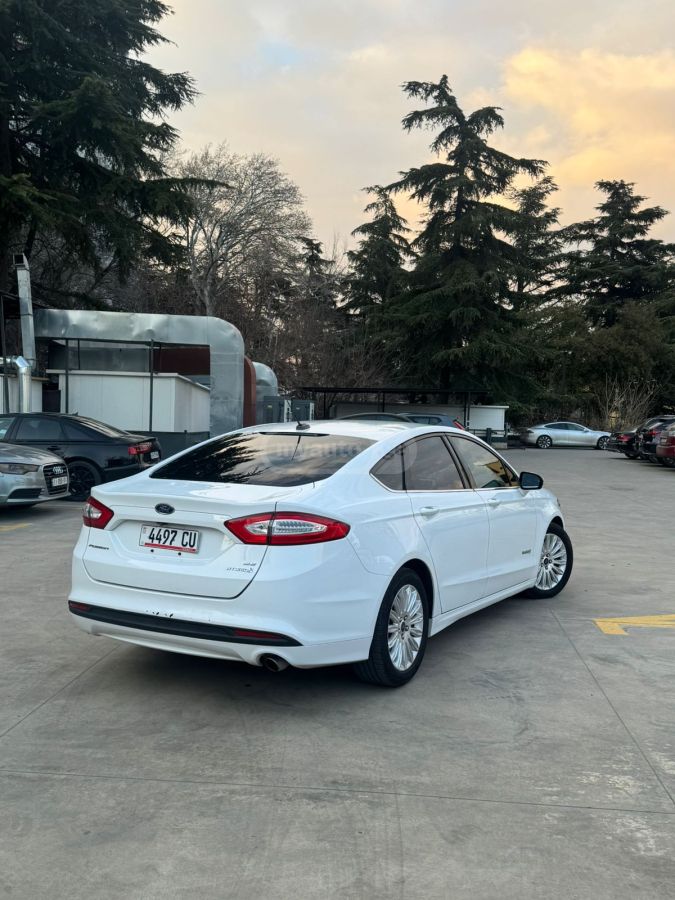 Ford Fusion - фото 7