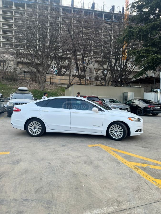 Ford Fusion - фото 8