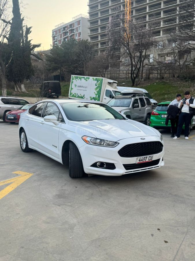 Ford Fusion - фото 9