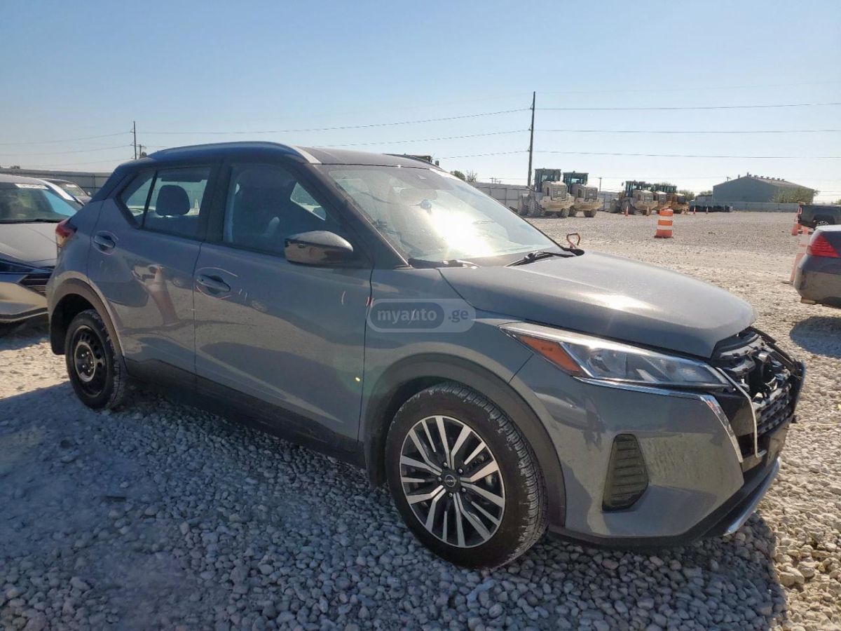 Nissan Kicks - фото 1