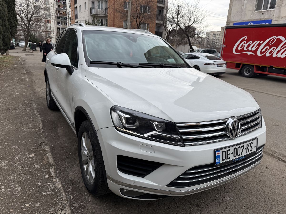 Volkswagen Touareg - фото 2