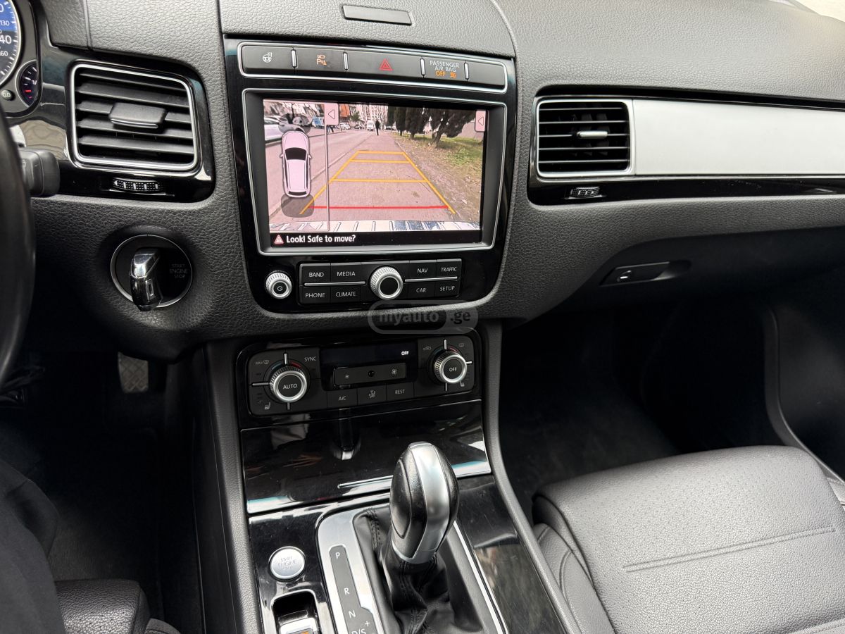 Volkswagen Touareg - фото 3