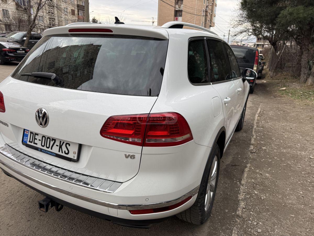 Volkswagen Touareg - фото 7