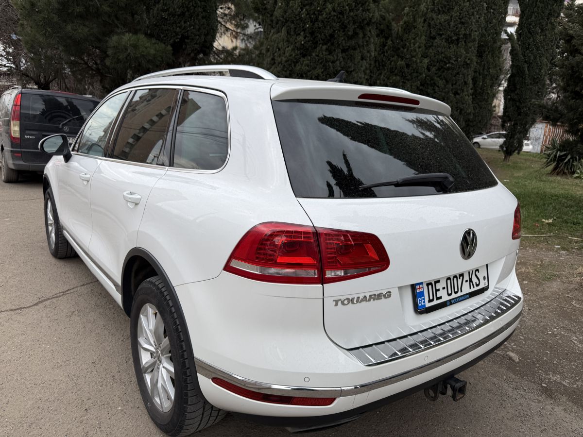 Volkswagen Touareg - фото 9