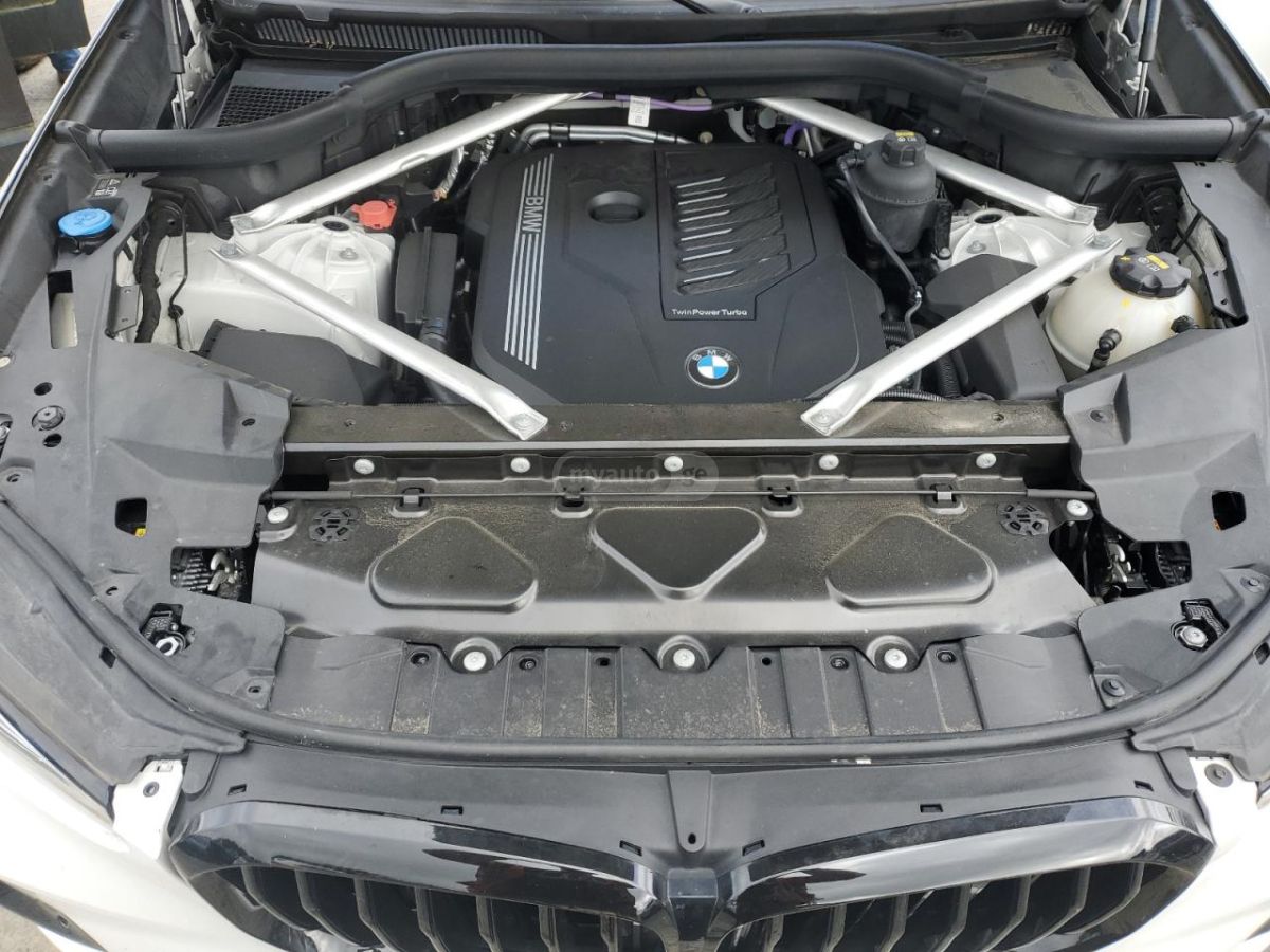 BMW xDrive40i 4dr All-Wheel Drive — миниатюра 7