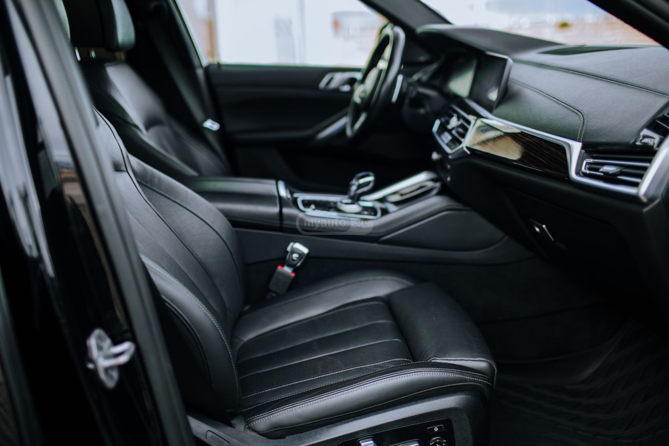 BMW X6 - фото 8