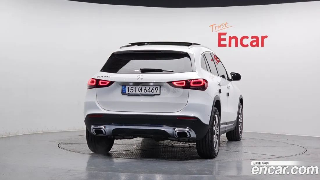 Mercedes-Benz GLA 45 AMG 2021 — миниатюра 4