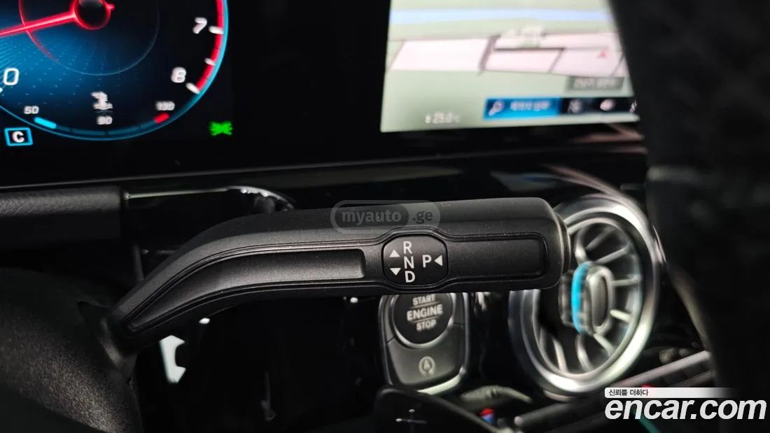 Mercedes-Benz GLA 45 AMG 2021 — миниатюра 9