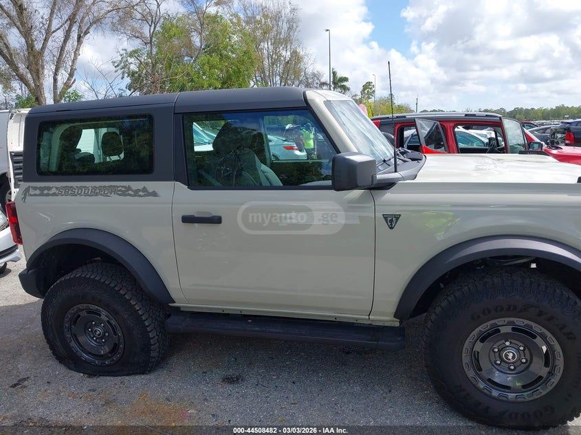 Ford Bronco - фото 12