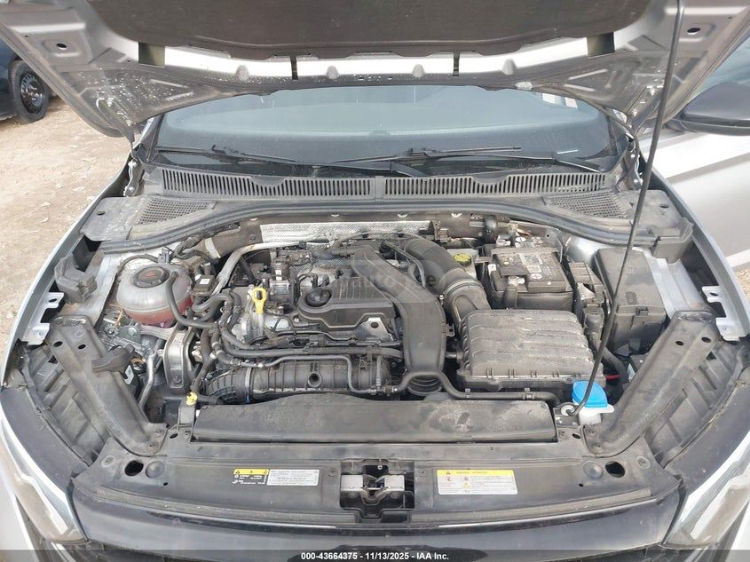 Volkswagen Jetta - фото 10