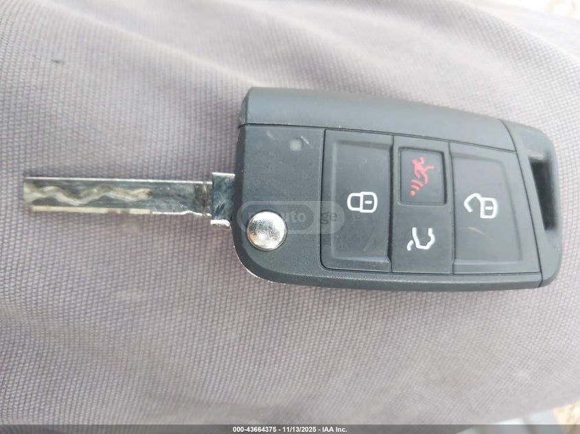 Volkswagen Jetta - фото 11