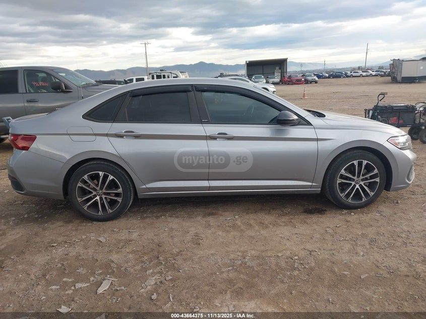 Volkswagen Jetta - фото 13